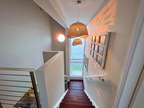 Waterfront Edge B5