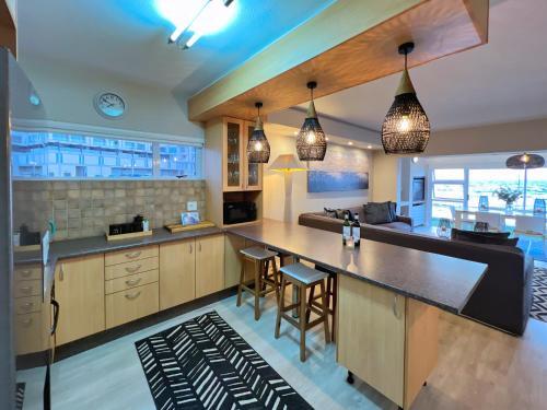 Waterfront Edge B5