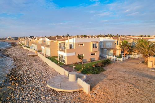 Waterfront Edge B5