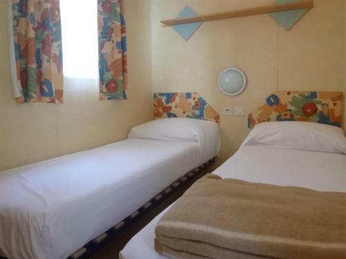 Beautiful Mobile Home In Sorso With Shared Pool