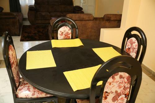 Ezzy Havens Guest House Nakuru