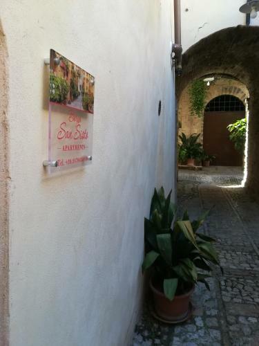 Borgo San Sisto Apartments