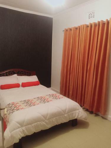 Hostal Lorine's Guest House