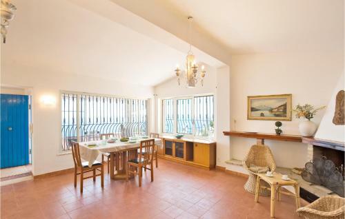 Nice Home In Staletti With Jacuzzi, Sauna And 4 Bedrooms