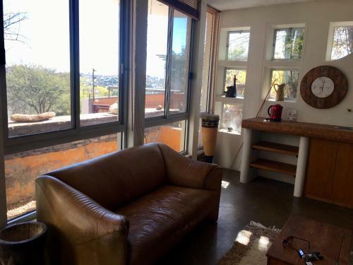 Studio Apartment At Family Home