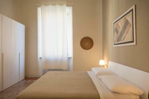 Hostal Piazza Paradiso Accommodation