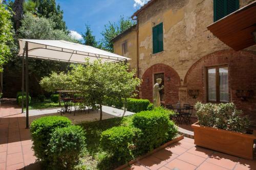 Hostal Piazza Paradiso Accommodation