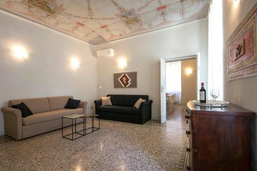 Hostal Piazza Paradiso Accommodation