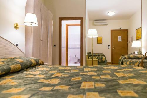 Hostal Piazza Paradiso Accommodation