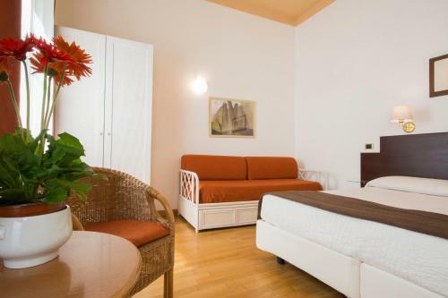 Hostal Piazza Paradiso Accommodation