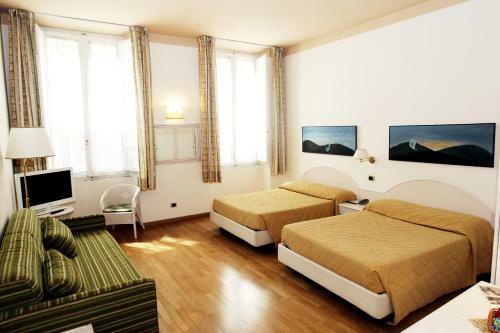 Hostal Piazza Paradiso Accommodation