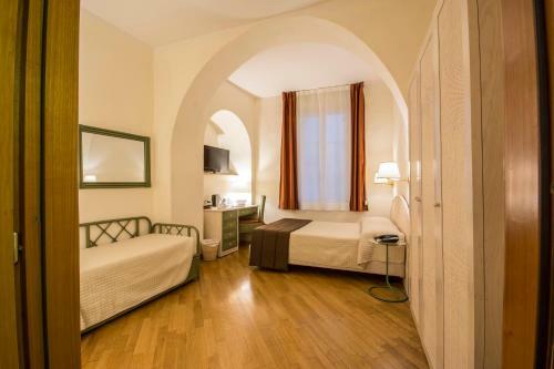 Hostal Piazza Paradiso Accommodation