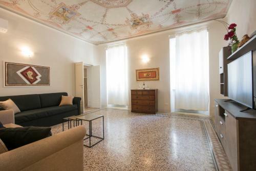 Hostal Piazza Paradiso Accommodation