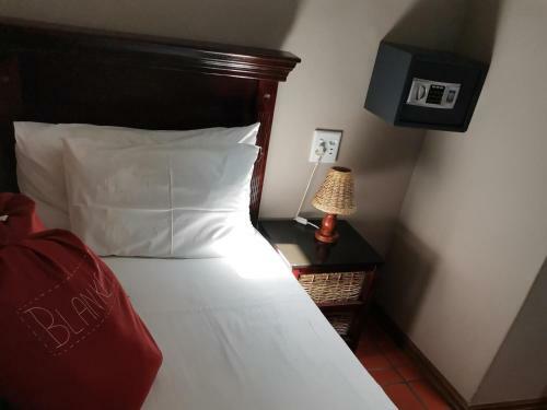 Hostal Londiningi Guesthouse