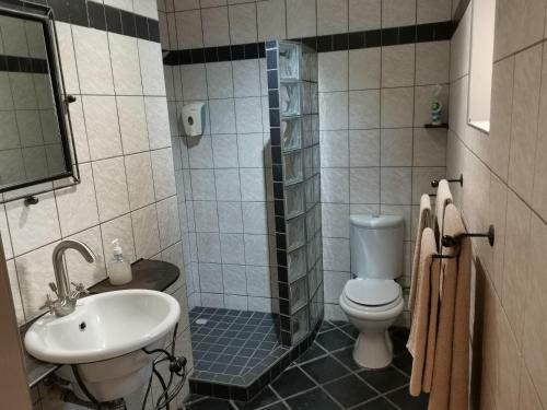 Hostal Londiningi Guesthouse