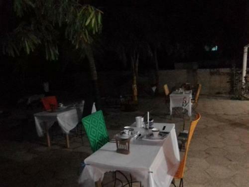 Hotel Auberge Caf�t�ria Restaurant C?ur Oc�an