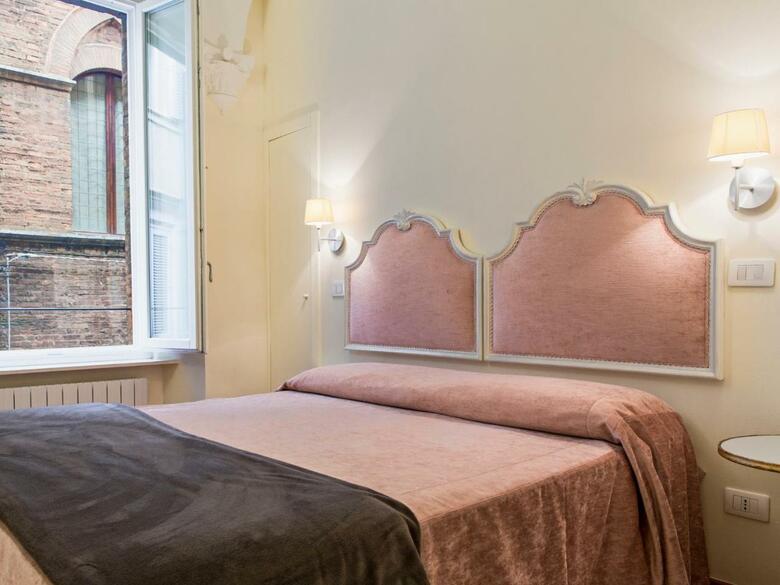 Hostal B&B Quattro Cantoni