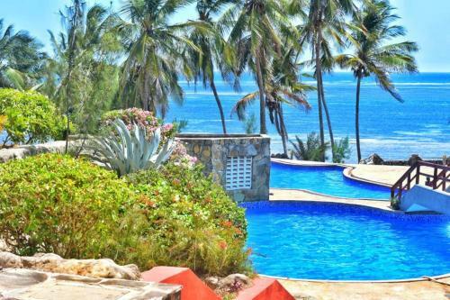 Ocean Front Apartments At La Mera