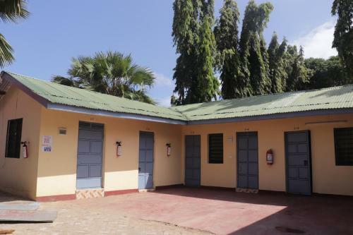 Hotel Cs Guest House And Apartment