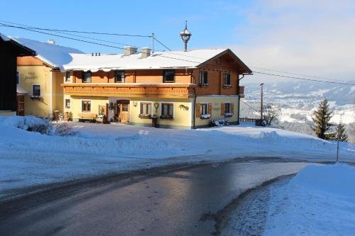 Hostal Apparthaus Taxegger