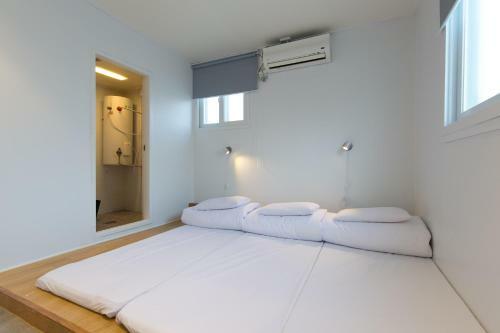 Hi 5 Hostel