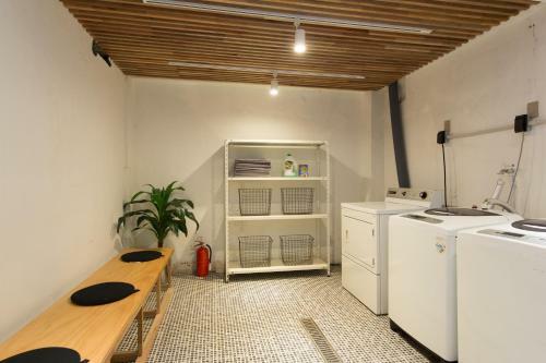 Hi 5 Hostel