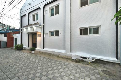Hi 5 Hostel