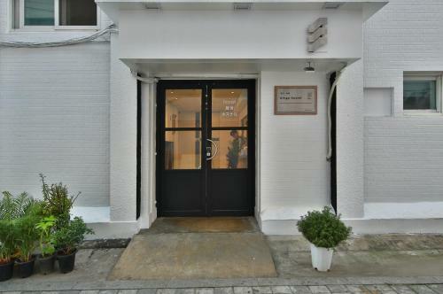 Hi 5 Hostel