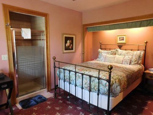 Bacon Mansion Bed And Breakfast