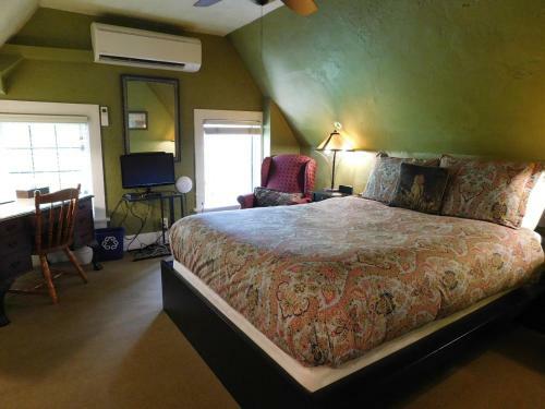 Bacon Mansion Bed And Breakfast