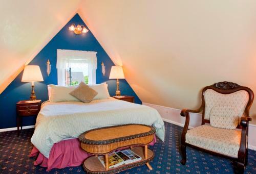 Bacon Mansion Bed And Breakfast