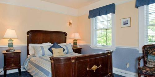 Bacon Mansion Bed And Breakfast