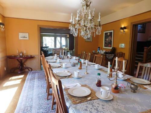 Bacon Mansion Bed And Breakfast