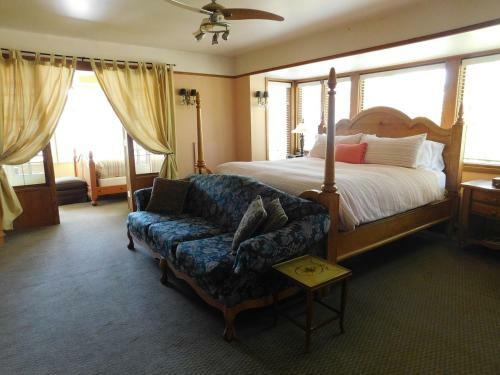 Bacon Mansion Bed And Breakfast