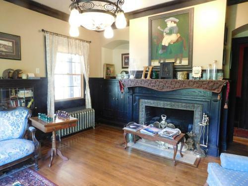 Bacon Mansion Bed And Breakfast