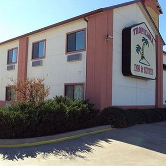 Motel Tropicana Inn And Suites