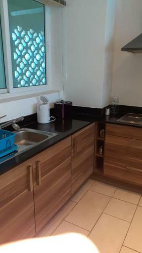 Stylish Beachfront Apartment Mombasa King Sized Bed