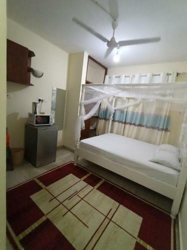 Clyde Studio Apartments