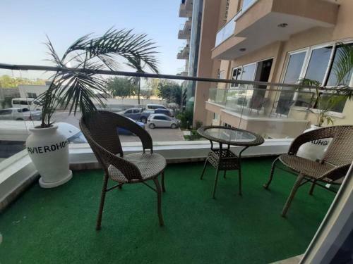 Daisy Apartments