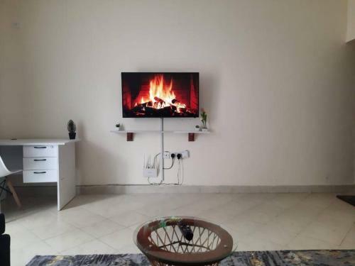 Elegant 3-bedroom Serviced Apartment With Pool