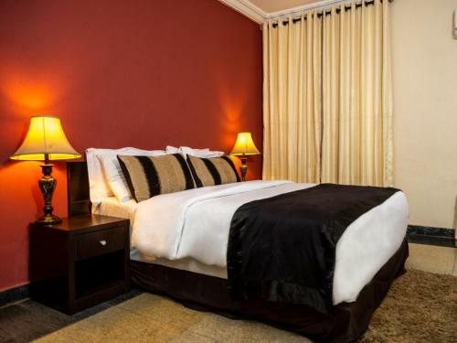 Broadfield Hotel Apo Residence