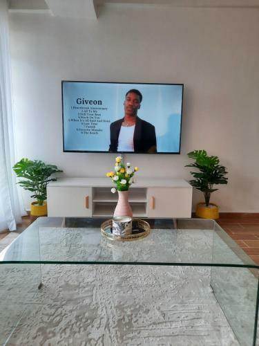 Modern, Minimalistic Apartment Close To Two Rivers Mall