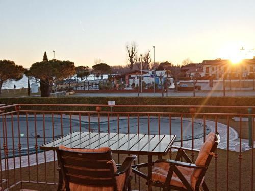 Mosaici Sunrise - Lake Front Apartment With Beautiful View