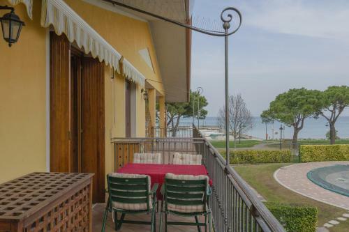 Mosaici Sunrise - Lake Front Apartment With Beautiful View