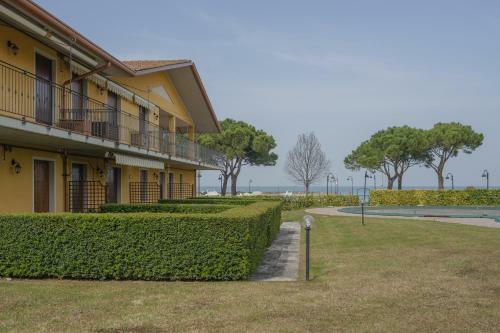 Mosaici Sunrise - Lake Front Apartment With Beautiful View