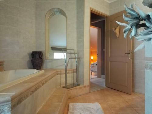 Apartamento Le Colonial, T4 � 5 Mn Aeroport Dans Villa de Standing