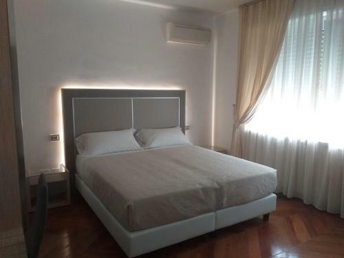 Hostal Champagne Rooms