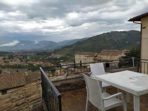 Apartamento Trilocale In Centro Storico A Spoleto