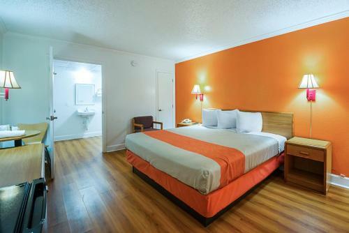 Motel 6 Perry