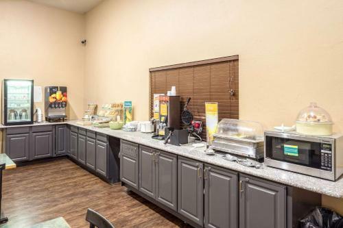 Super 8 Motel - Moses Lake